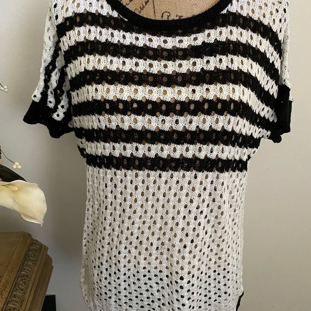 Two One Two New York Blue and White Sweater Size XL